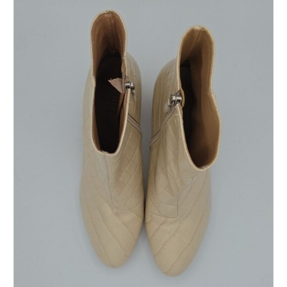 Schutz Women's Size 10B Leather Croco Ankle Boots Lupe Eggshell Side Zip EUC - Picture 4 of 10